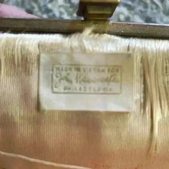 1940s Victorian black, embroidered coin purse with gold chain - Picture 5 of 5